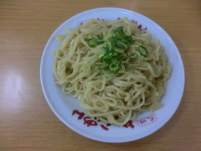 Ra-mugi noodles served as kaedama. An actual additional noodle portion made with Fukuoka’s Ra-mugi wheat and served as kaedama, as documented by its photographer.